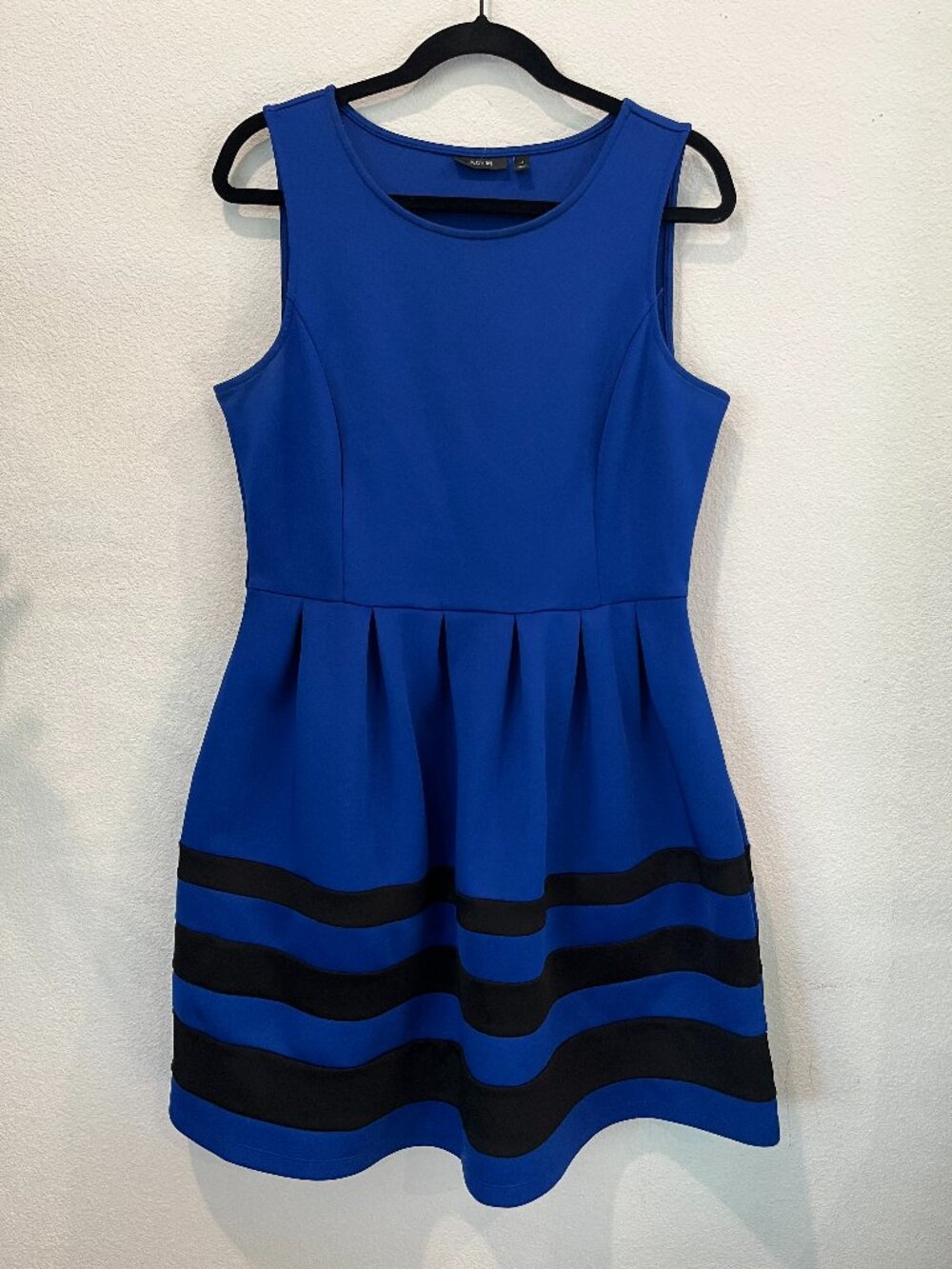 APT 9 Dress Size 4 Color Black/Blue
